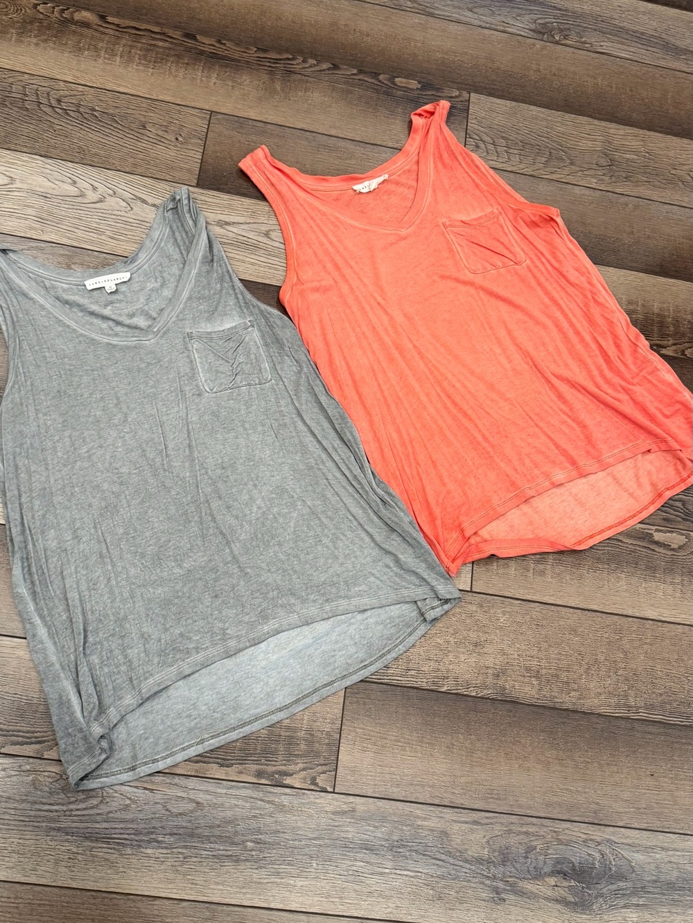 Set of 2 Lightweight Coral Tank Top with Pocket - Women's Casual Knit